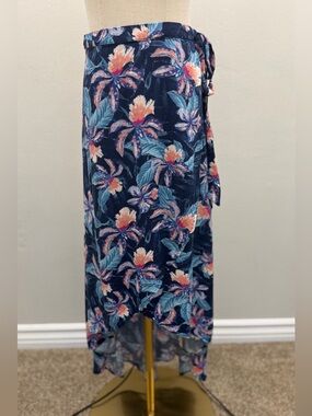 Rip Curl Tropical Wrap Skirt Women’s Size M Blue Floral High Low Beach